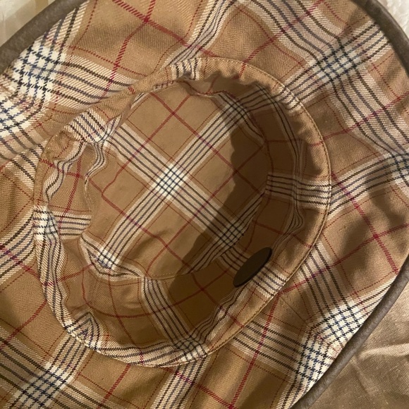 Reversible GG check bucket hat , brand new with tags ! - Picture 5 of 9